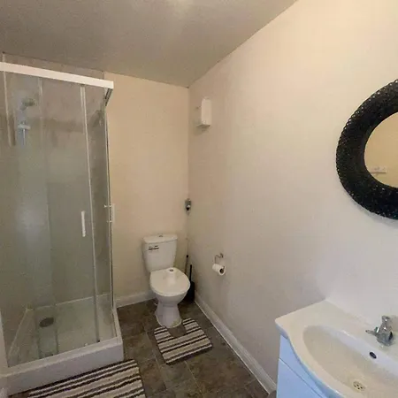 Studio-sleeps 2 Free Parking-garden-near Shops * Bristol